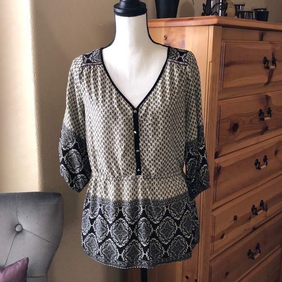 🌺 Maurices 3/4 Sleeve Blouse - Picture 3 of 8